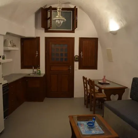 Tzannis Cave House