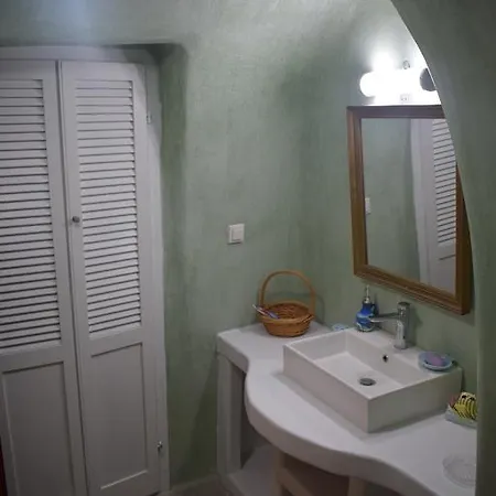 Dom wakacyjny Tzannis Cave House Monolitos